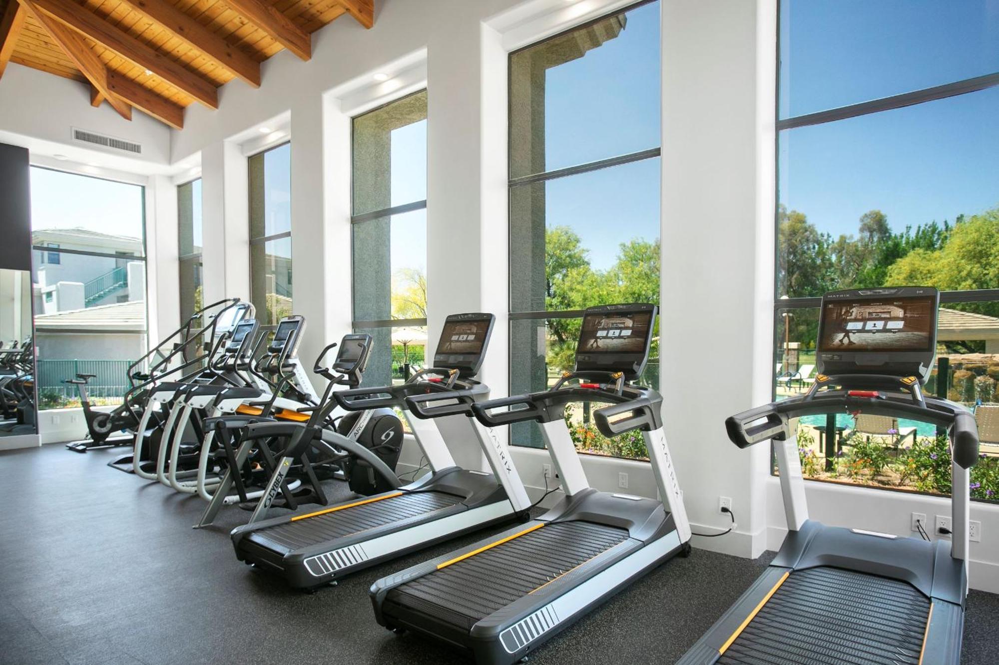 Two Cozysuites At Kierland Commons With Pool *