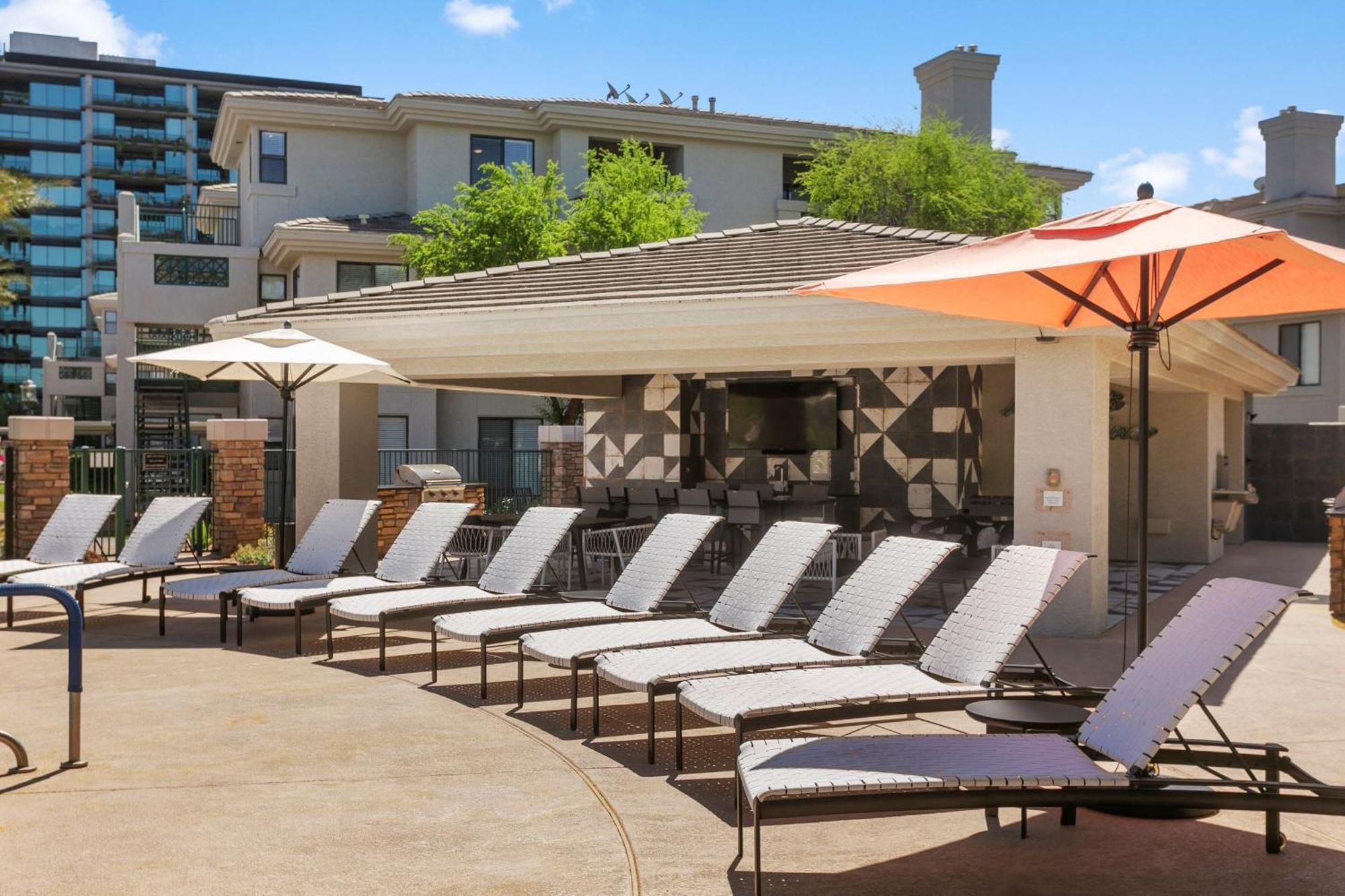 Apartment Two Cozysuites At Kierland Commons With Pool