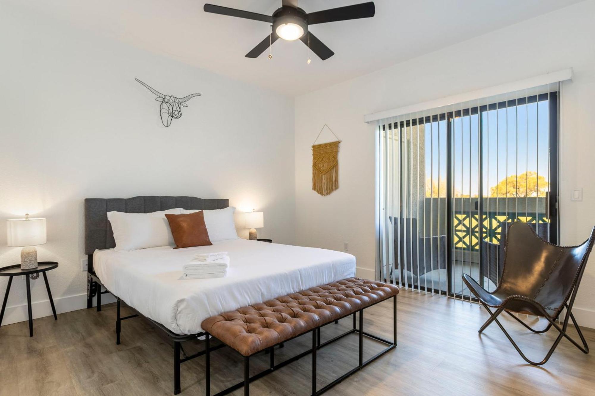 Two Cozysuites At Kierland Commons With Pool