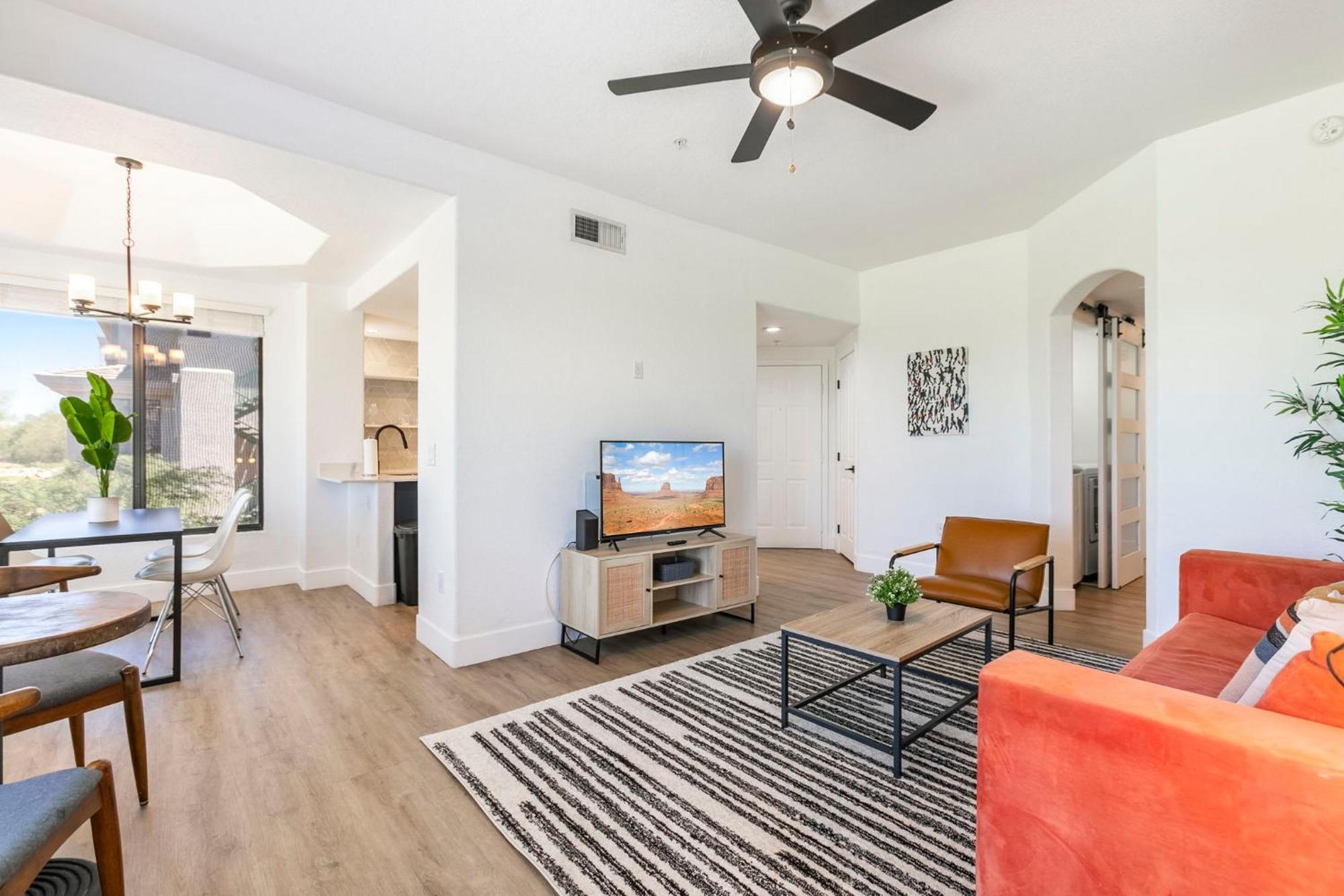 Apartment Two Cozysuites At Kierland Commons With Pool