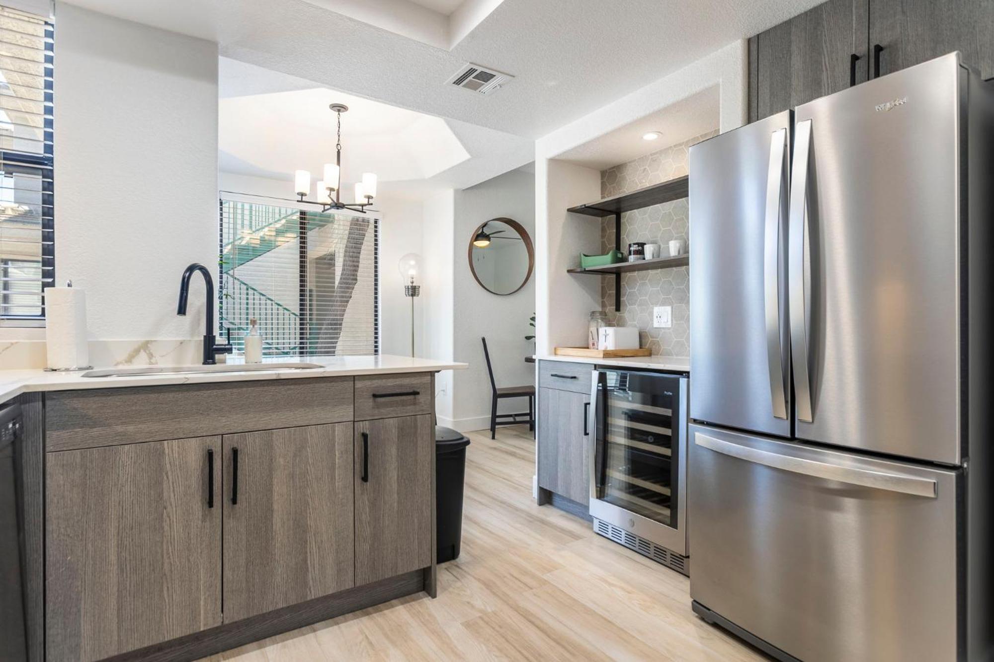 Two Cozysuites At Kierland Commons With Pool *
