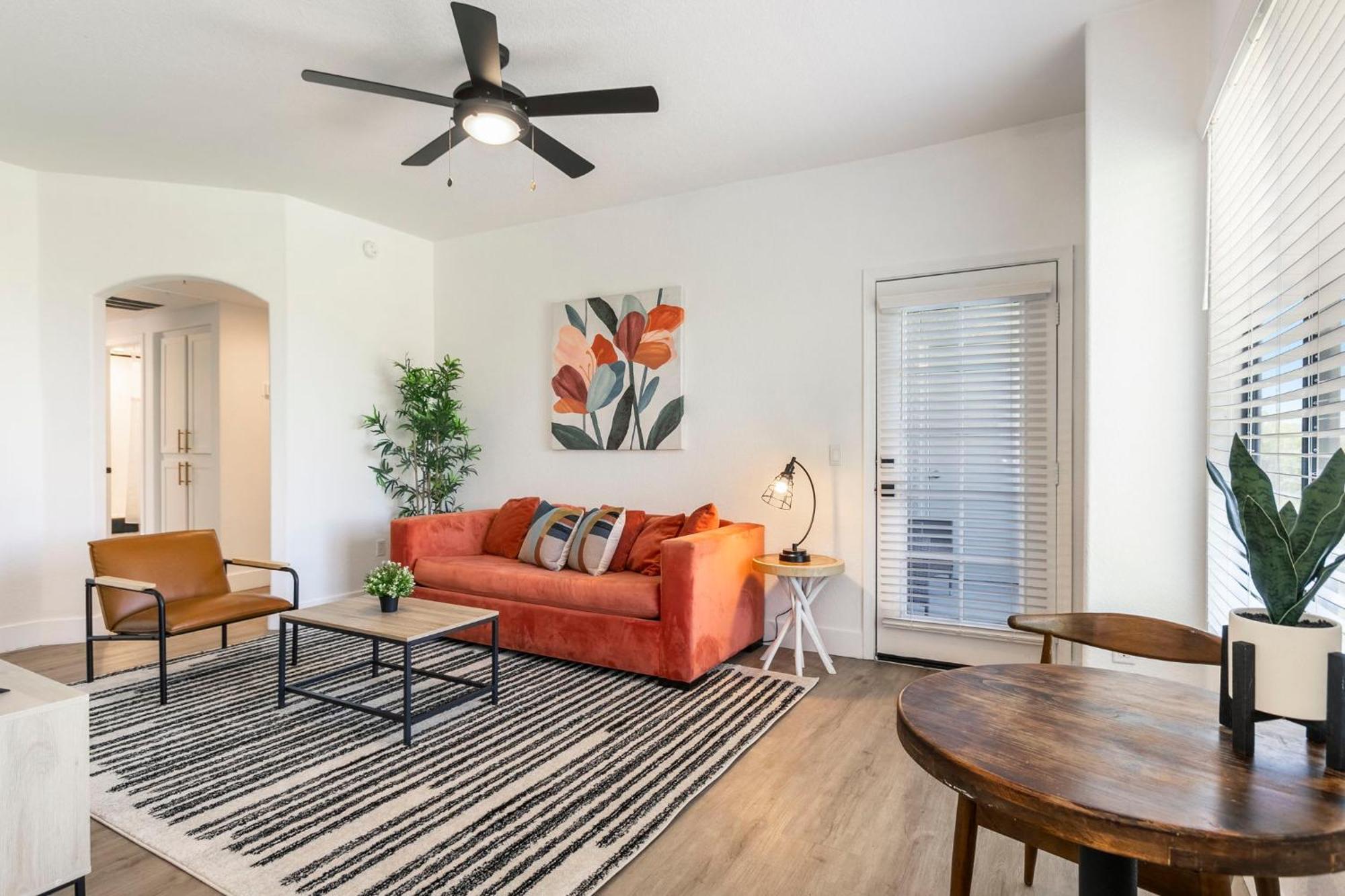 Apartment Two Cozysuites At Kierland Commons With Pool Scottsdale