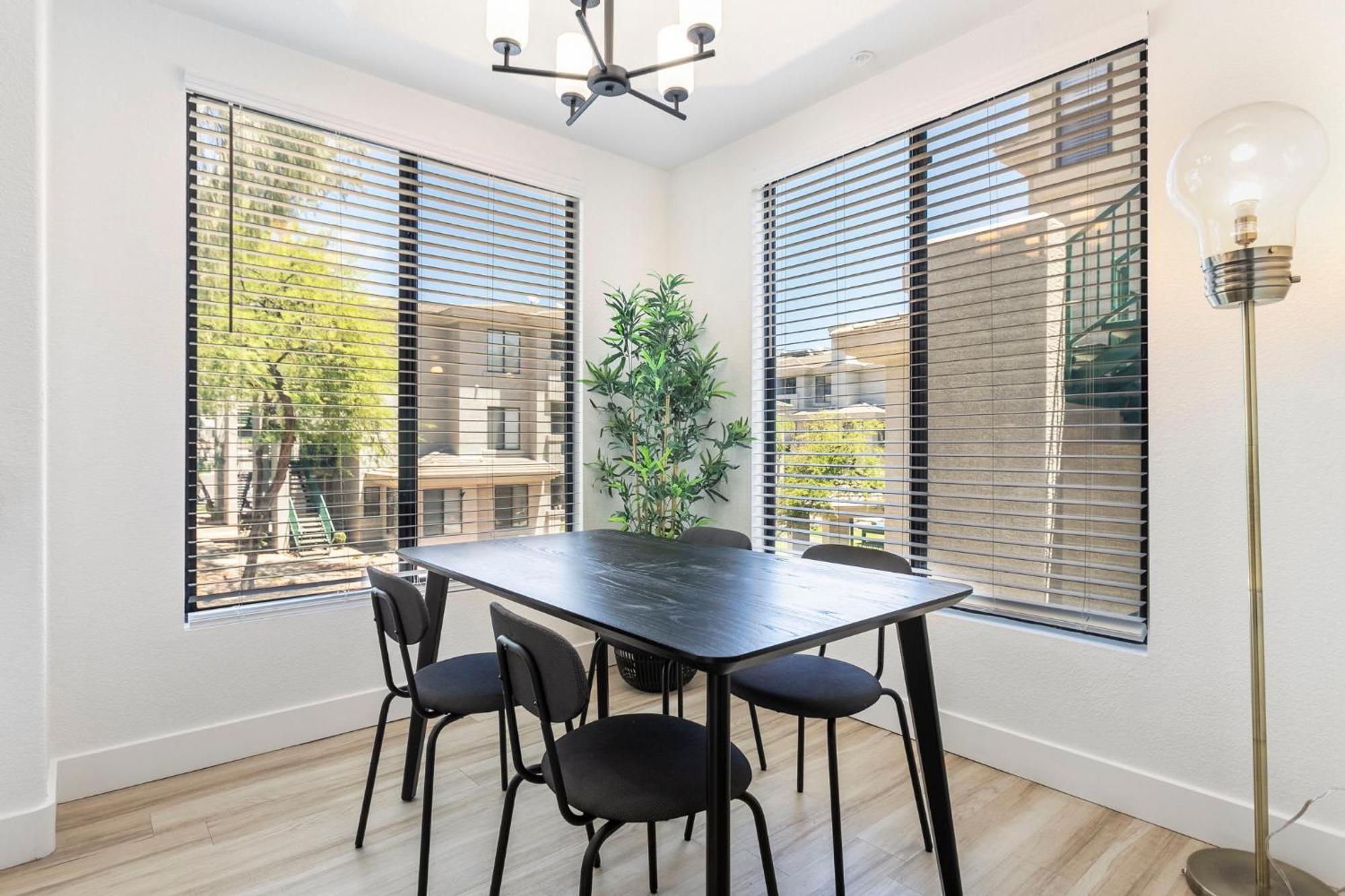 Two Cozysuites At Kierland Commons With Pool Apartment *